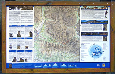 Cartografía | Mapa de Sobrepuerto con toponimia actualizada aplicado en un panel informativo en Yebra de Basa © UTM Desarrollos