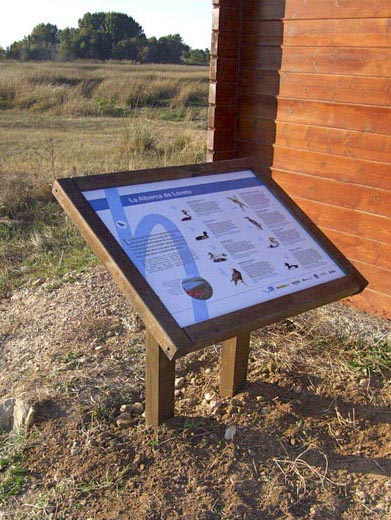 Señalización | Mesa interpretativa para la observación aves (birding). © UTM Desarrollos