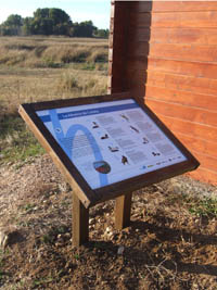 Señalización | Mesa de interpretación de las aves en la Alberca de Loreto (Huesca). © UTM Desarrollos